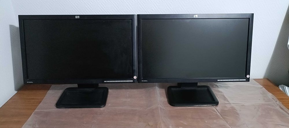 продам два монитора HP, диагональ 20 дюймов, б/у , в хорошем состоянии