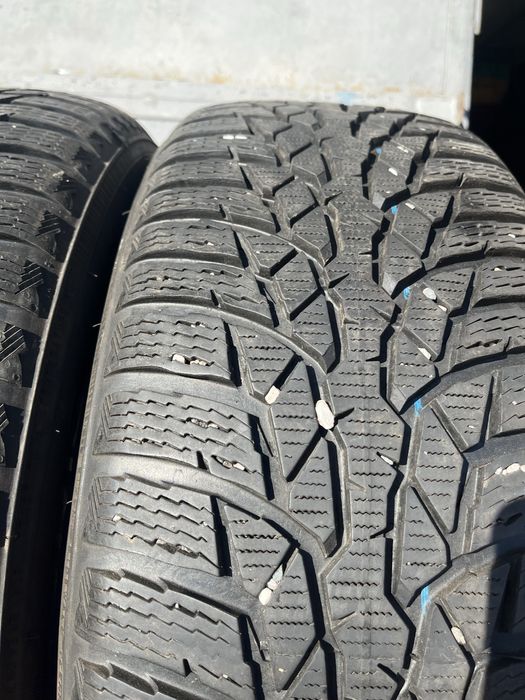2 бр. зимни гуми 215/60/16 Nokian 6+ mm DOT 3218
