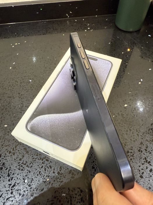 Продам iphone 15 pro max 512 gb