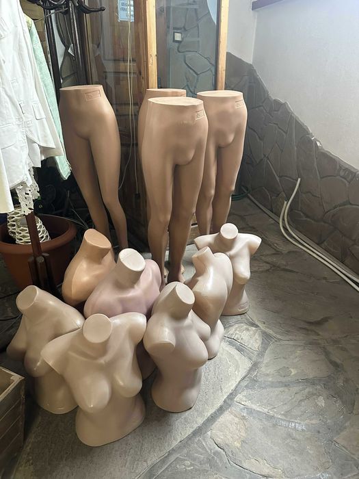 Манекени за дрехи