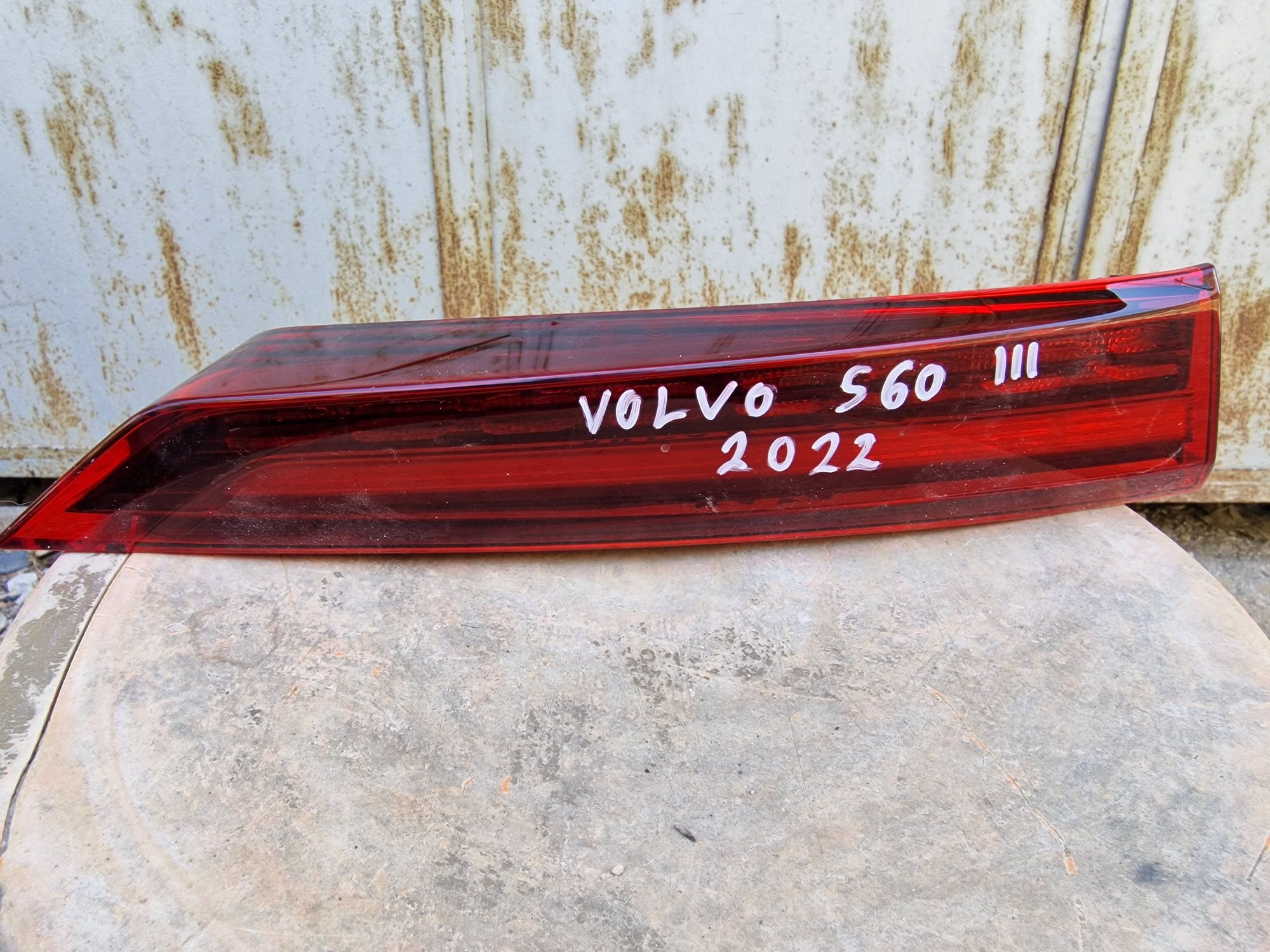 Volvo S60 III 2022 десен стоп