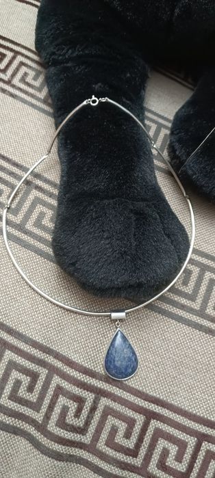 Женское украшение на шею