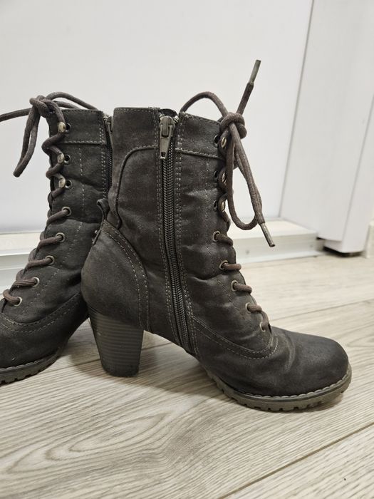 Сиви велурени боти с удобен ток. 37 номер. В добро състояние.