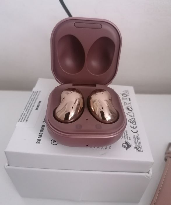 Слушалки Samsung Galaxy Buds live