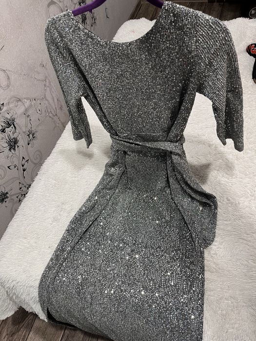 Платье нарядное красивое