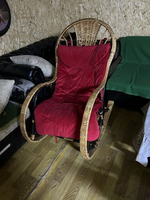 Срочно продам креслокачалку
