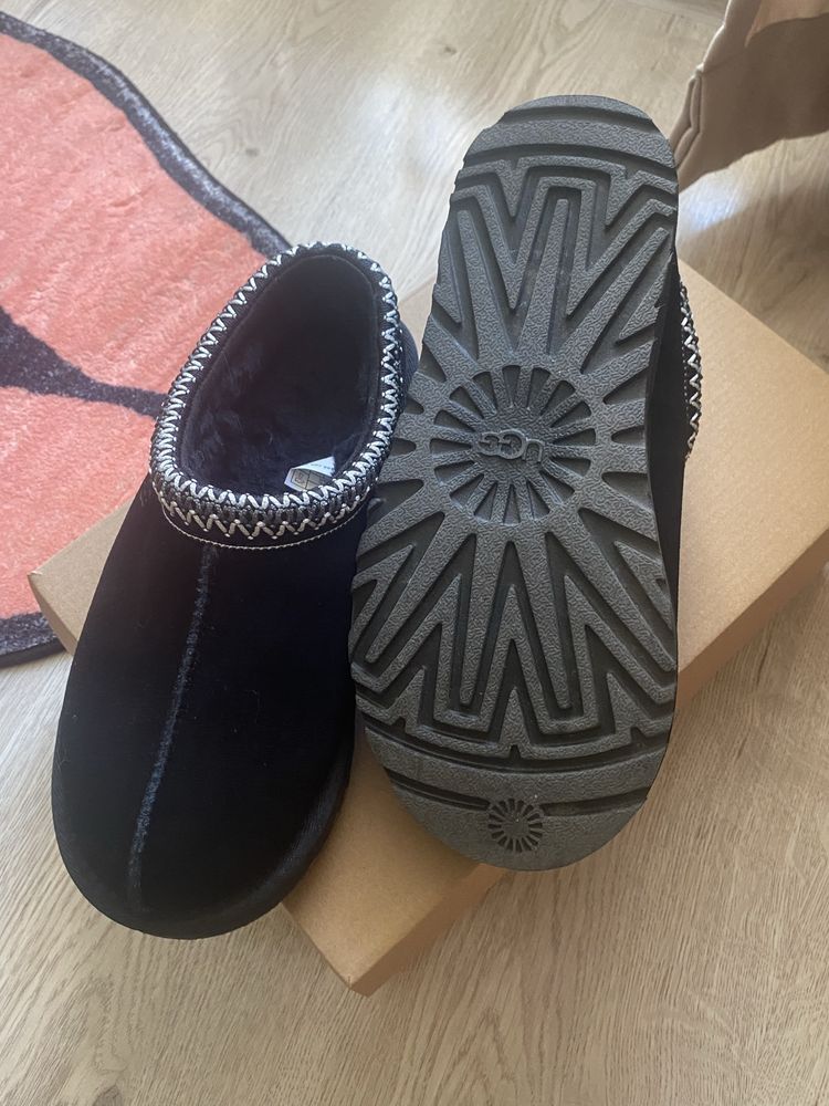 Пантофи UGG Tasman
