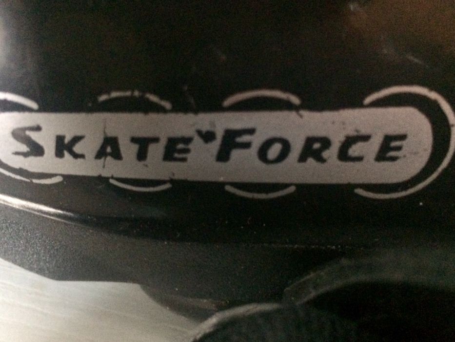 Зимни кънки с обувки от Германия размер 34 белите и 43/44 черните