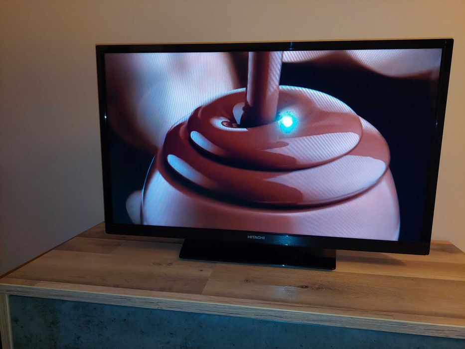 Телевизор  HITACHI 32 инча