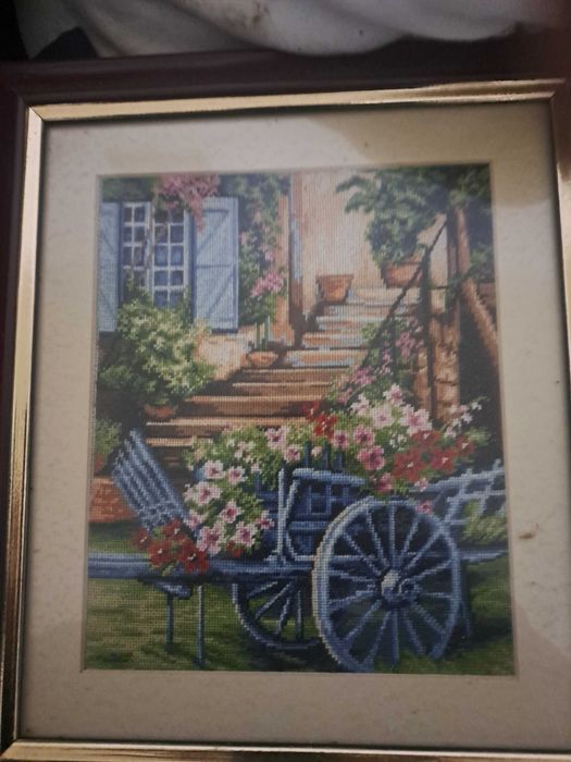 Vând goblenuri  cusute,înrămate ,4 bucăți, 700 de lei