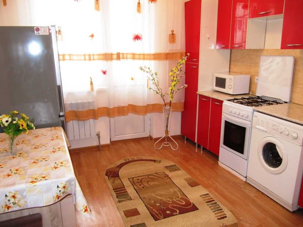 Продам дорожки , коврики  в отличном состоянии