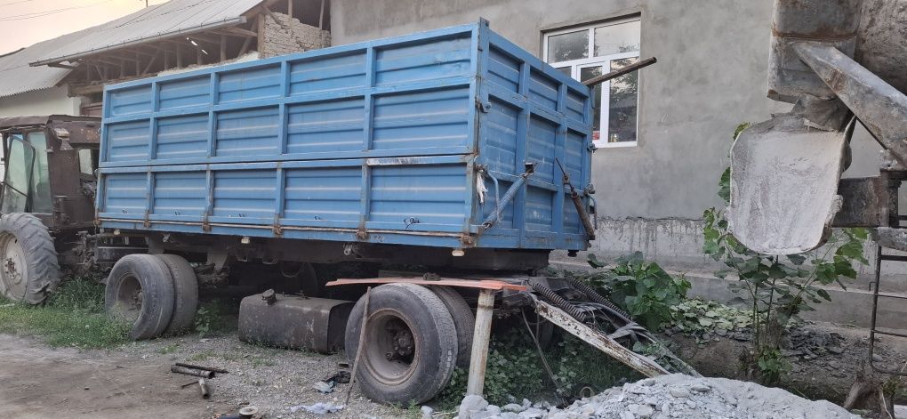 Прицеп сотилади .