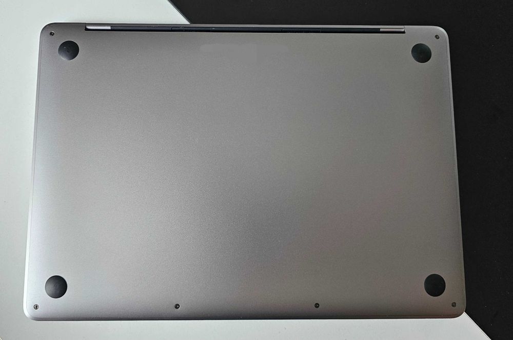 Продавам MacBook Pro Retina A2159 Touchbar 2019