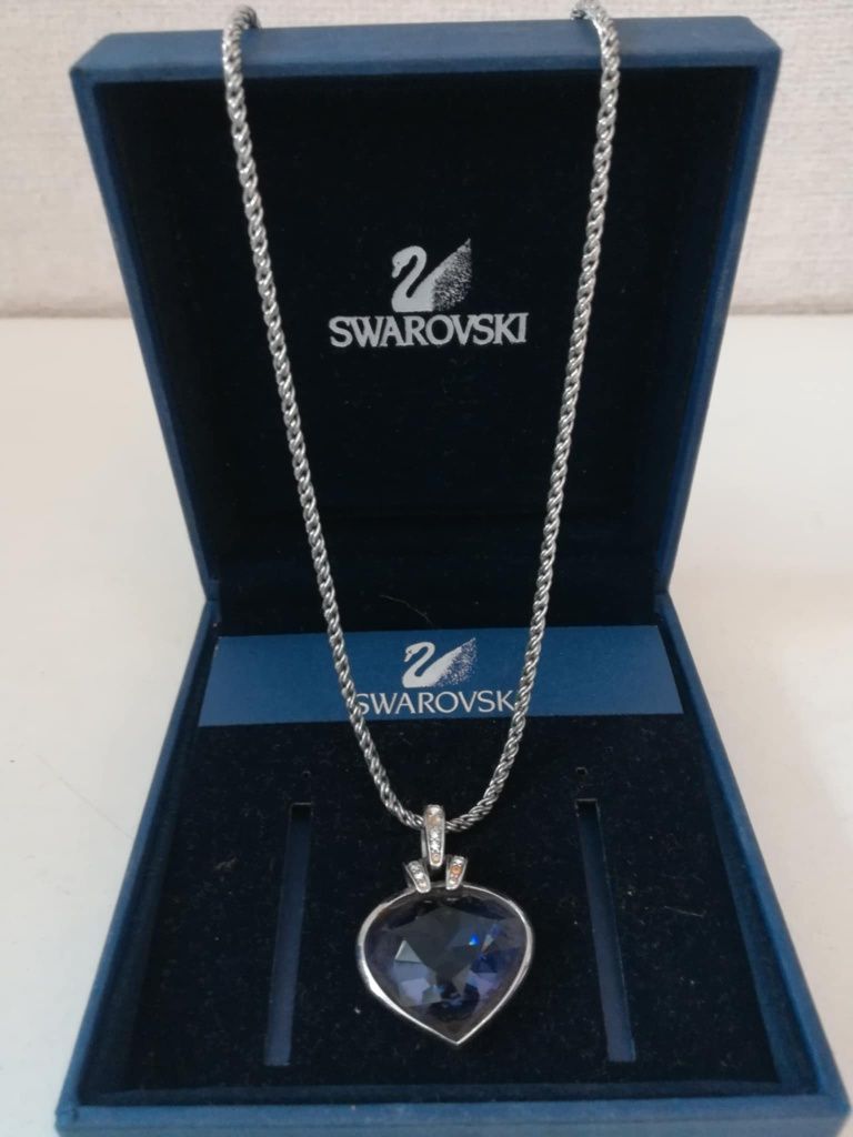 Колие с камъни Swarovski