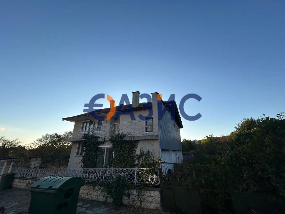 Двуетажна къща В С. Кошарица, България, 299,5 кв. м, 280 000 евро