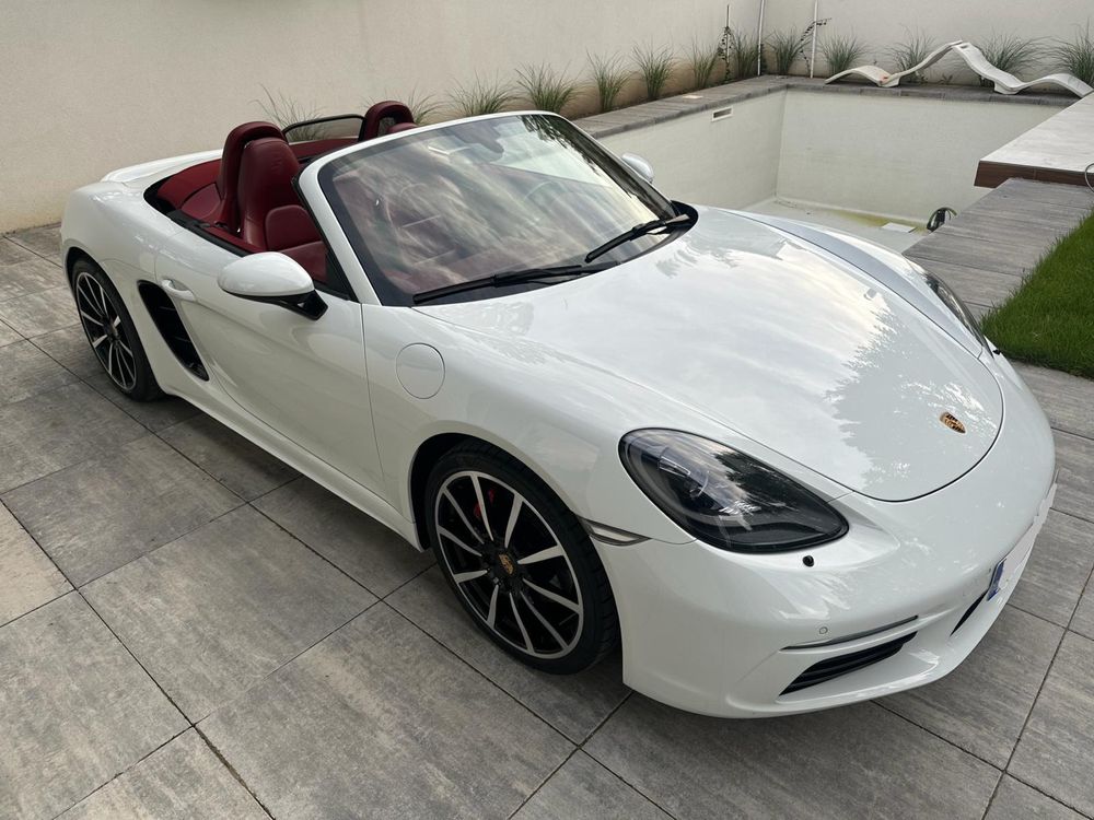 Porsche Boxster 718 2.0 T-300cp