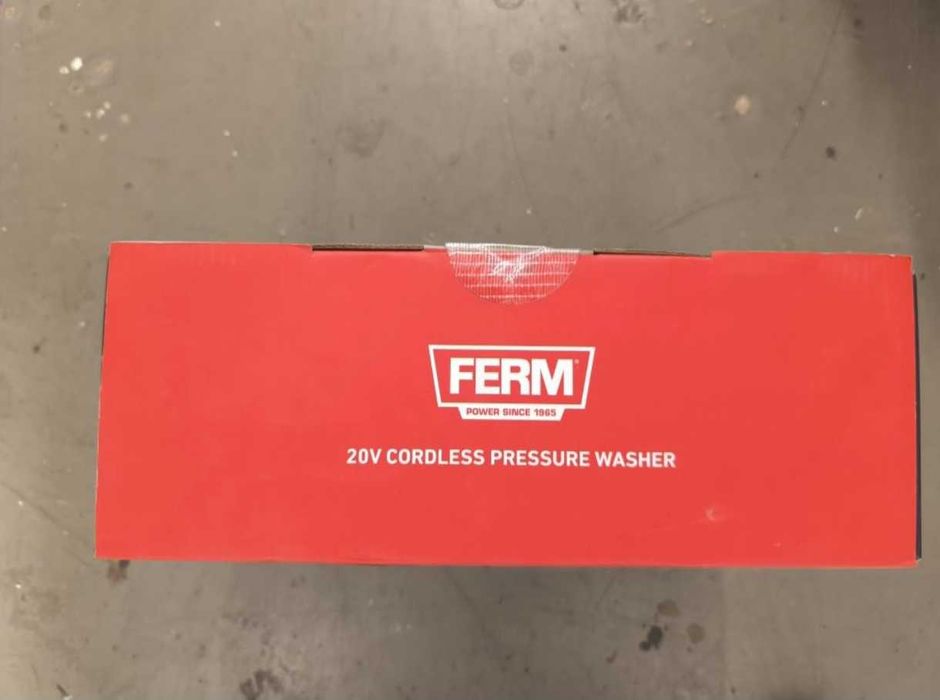 Aparat portabil de spălat cu presiune Ferm, produs SIGILAT