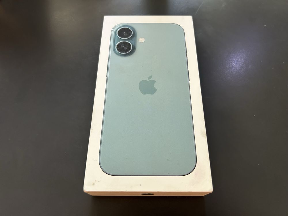 Продавам Apple iPhone 16 256GB-НОВ