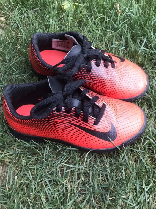 Стоножки Nike 29.5 номер много малко ползвани почти чисто нови Nike