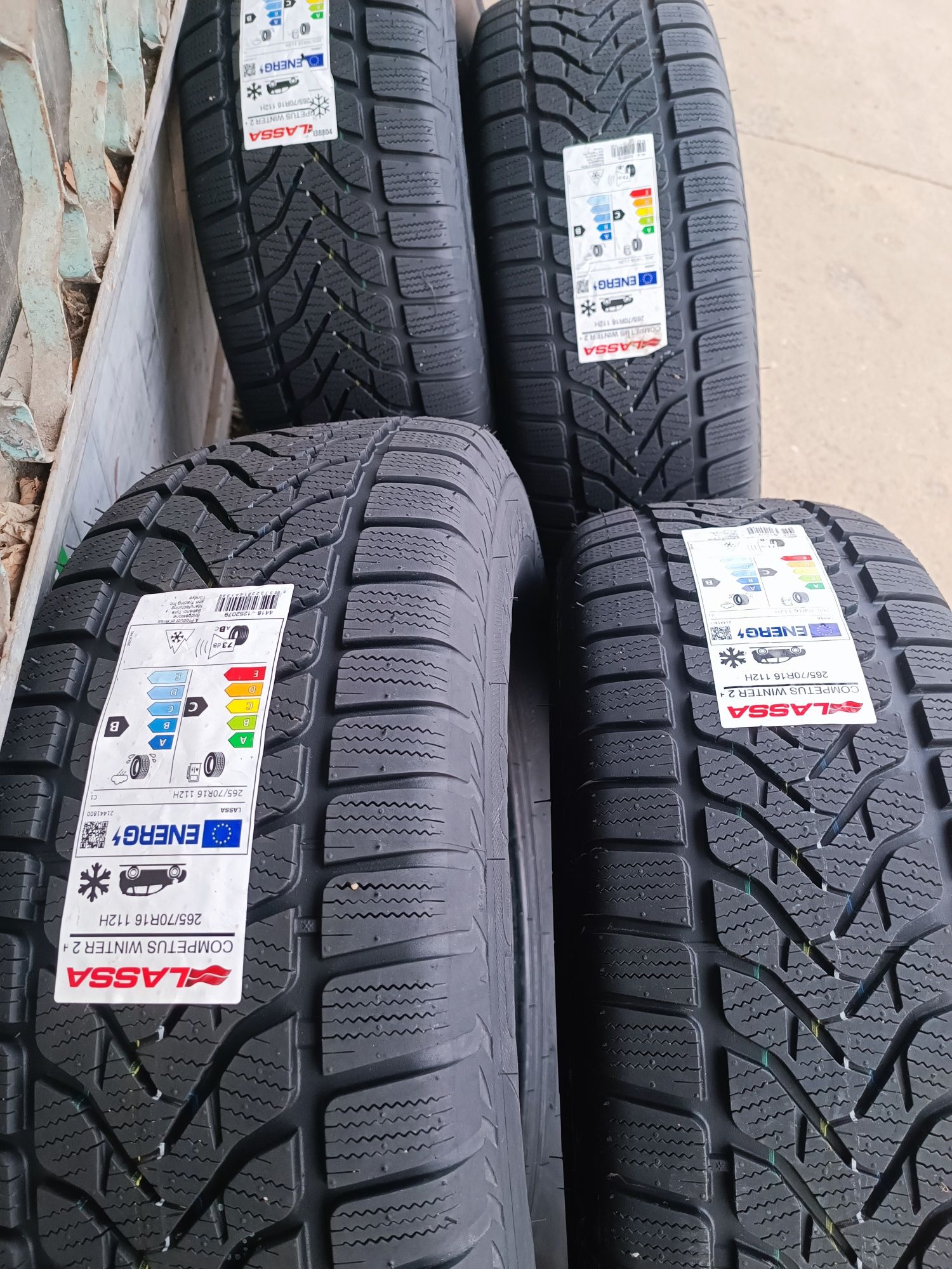 СУПЕР ПРОМОЦИЯ. Нови зимни гуми за джип. LASSA 265-70-16.