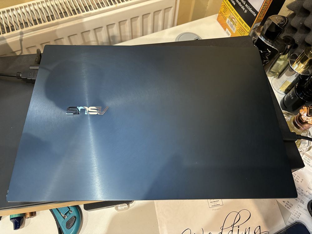 ASUS Zenbook Pro Duo 15 OLED UX582HS, i9 11900H, 32gb, rtx3080 8gb, 1T