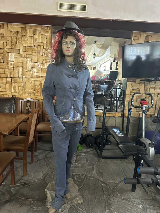 Манекени за дрехи