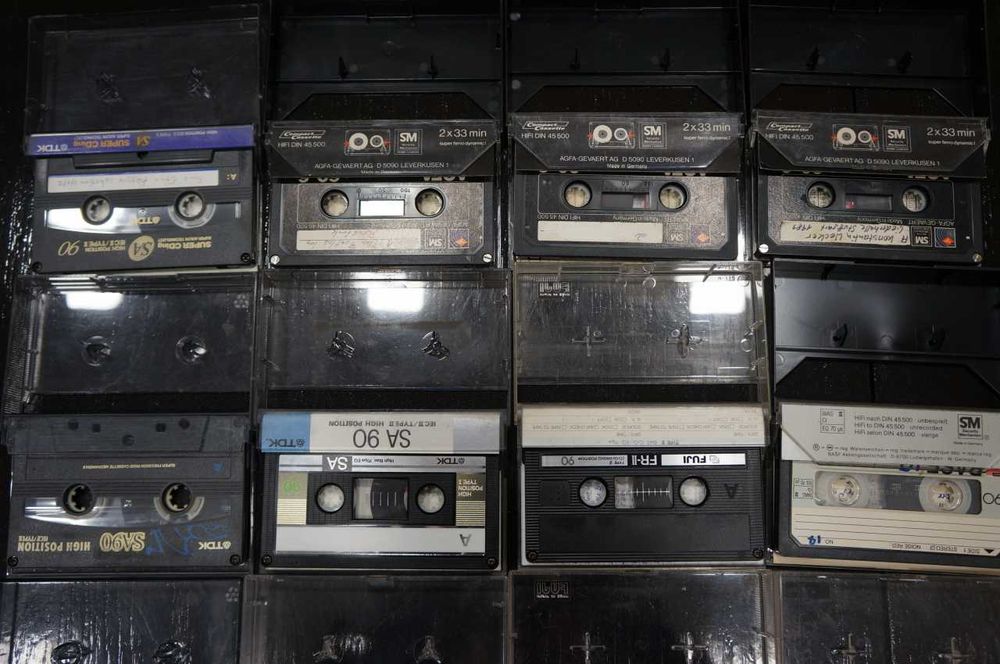 Лот от 13 аудиокасети TDK,MAXELL,FUJI,BASF