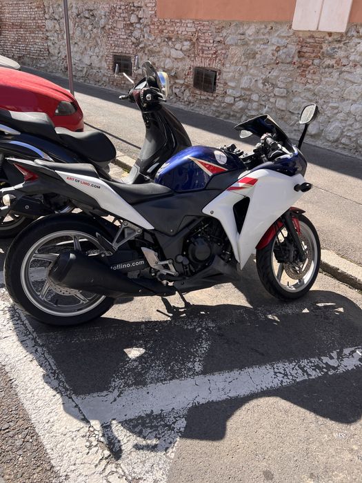 De vanzare Honda CBR 250R