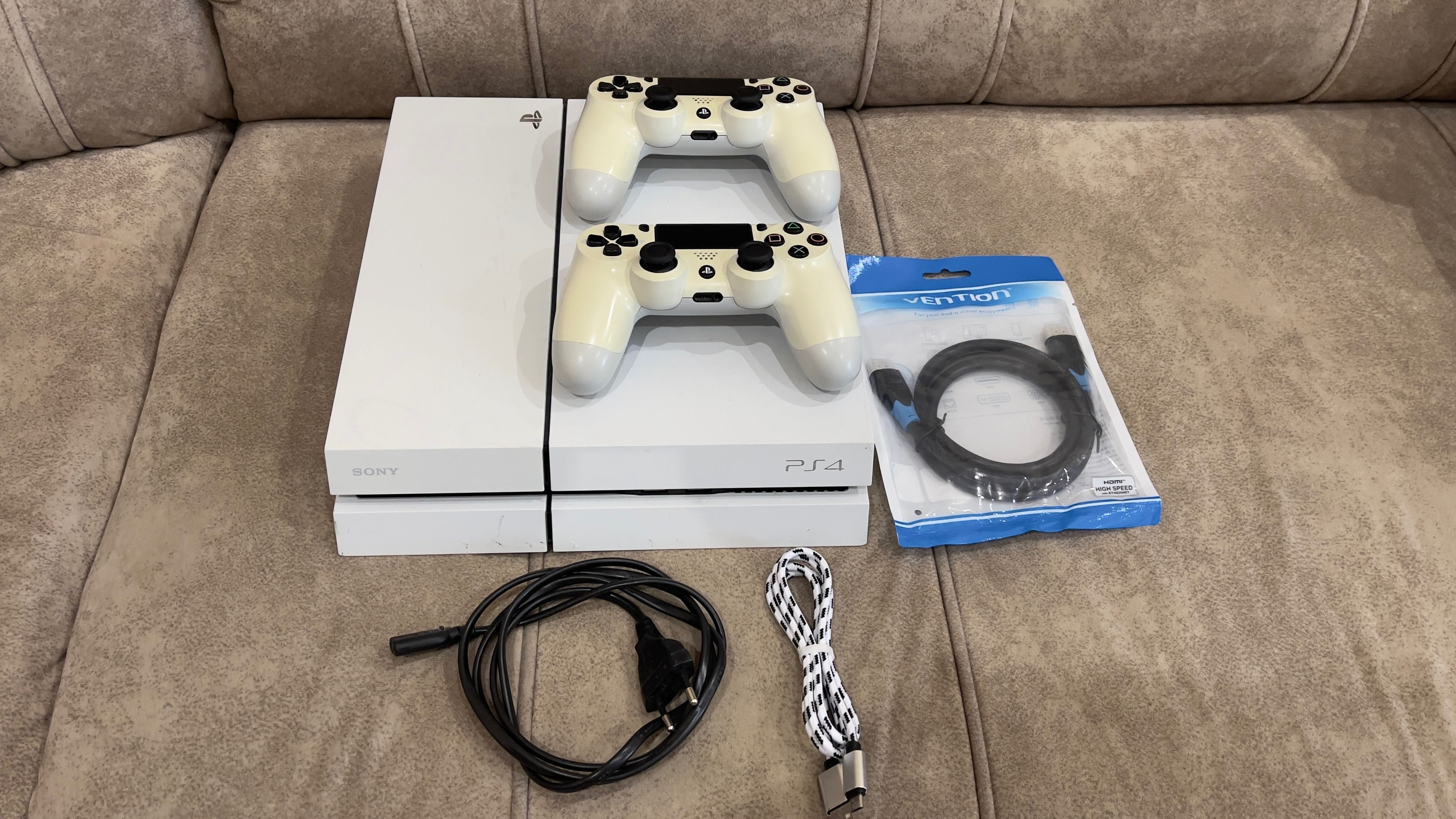Playstation 4 PS4 конзоли FAT 500GB + аксесоари (опция за подарък)