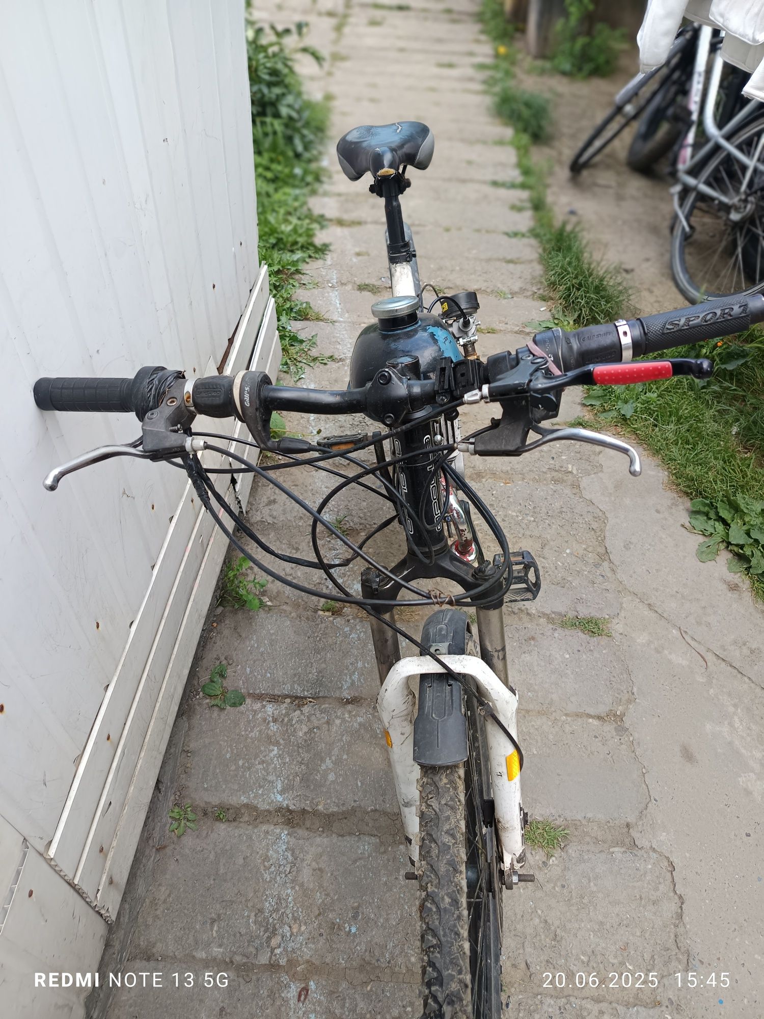 Bicicleta cu motor