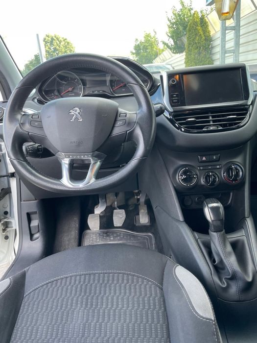 Peugeot 208, 1.4 diesel, 99500 km, 2015