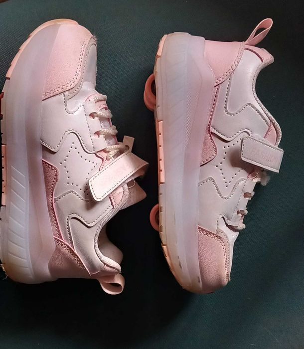 Маратонки с колелца