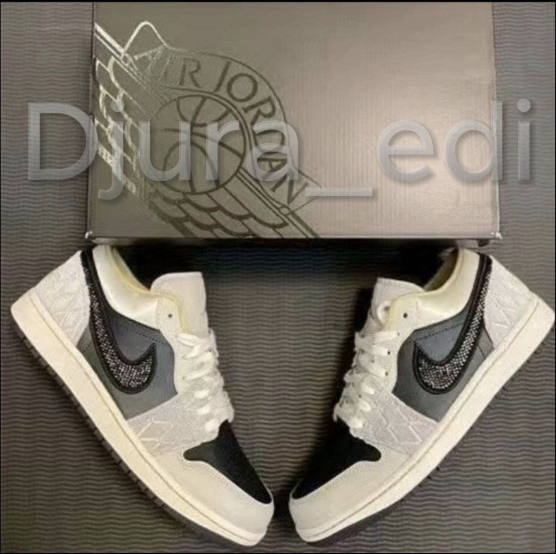 Кроссовки Nike Jordan  и. Travis Scott