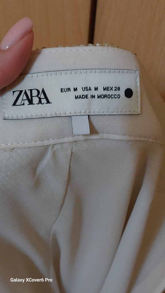 Пола Zara  от пайети, размер M.