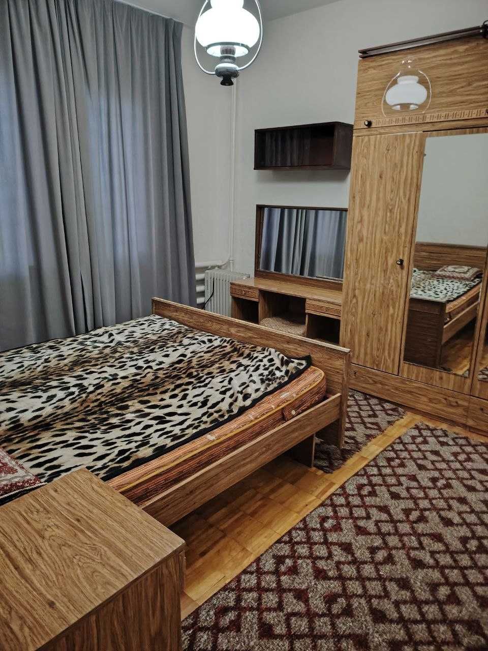 Тузель 4, 2 комн. кв. кирпич 77 серия (без посредников) - 350$