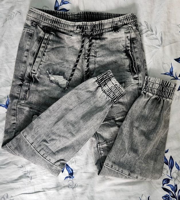 Чисто нови мъжки дънки Cropp