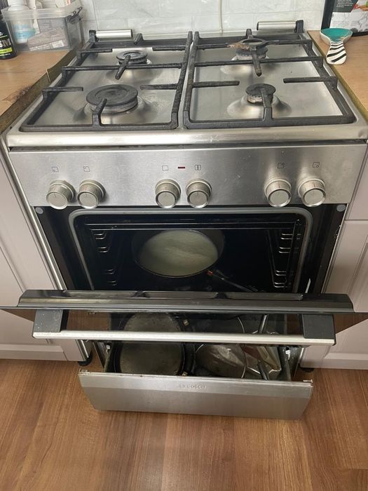 Продам газовую плиту