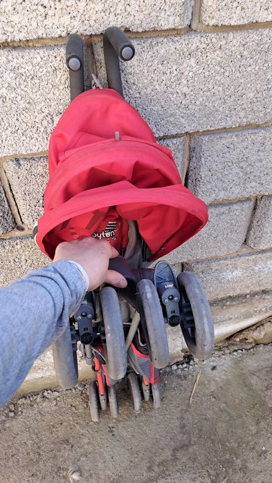 2 коляски обменяю на упаковку памперсов (трусиков) 5 размер