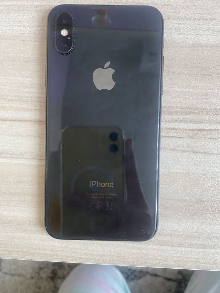 Iphone Xs 64GB с протектор и калъфи