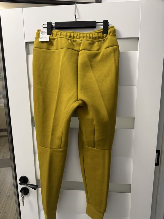 Pantaloni nike tech marimea M