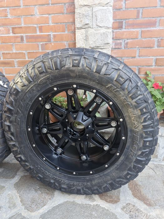 Продавам гуми HITTO