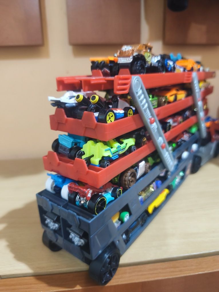 Hot Wheels камион-Автовоз