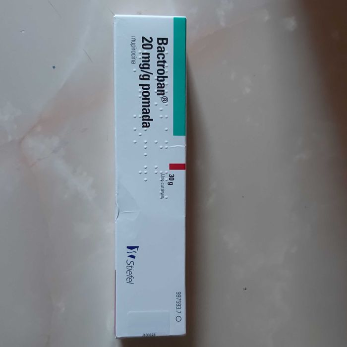 Vând unguent Bactroban(Mupirocin) 30g