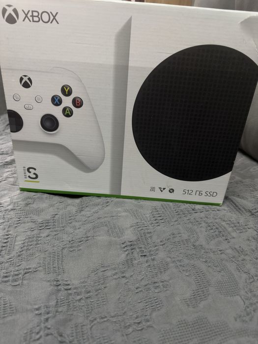 Xbox series S белый + геймпад