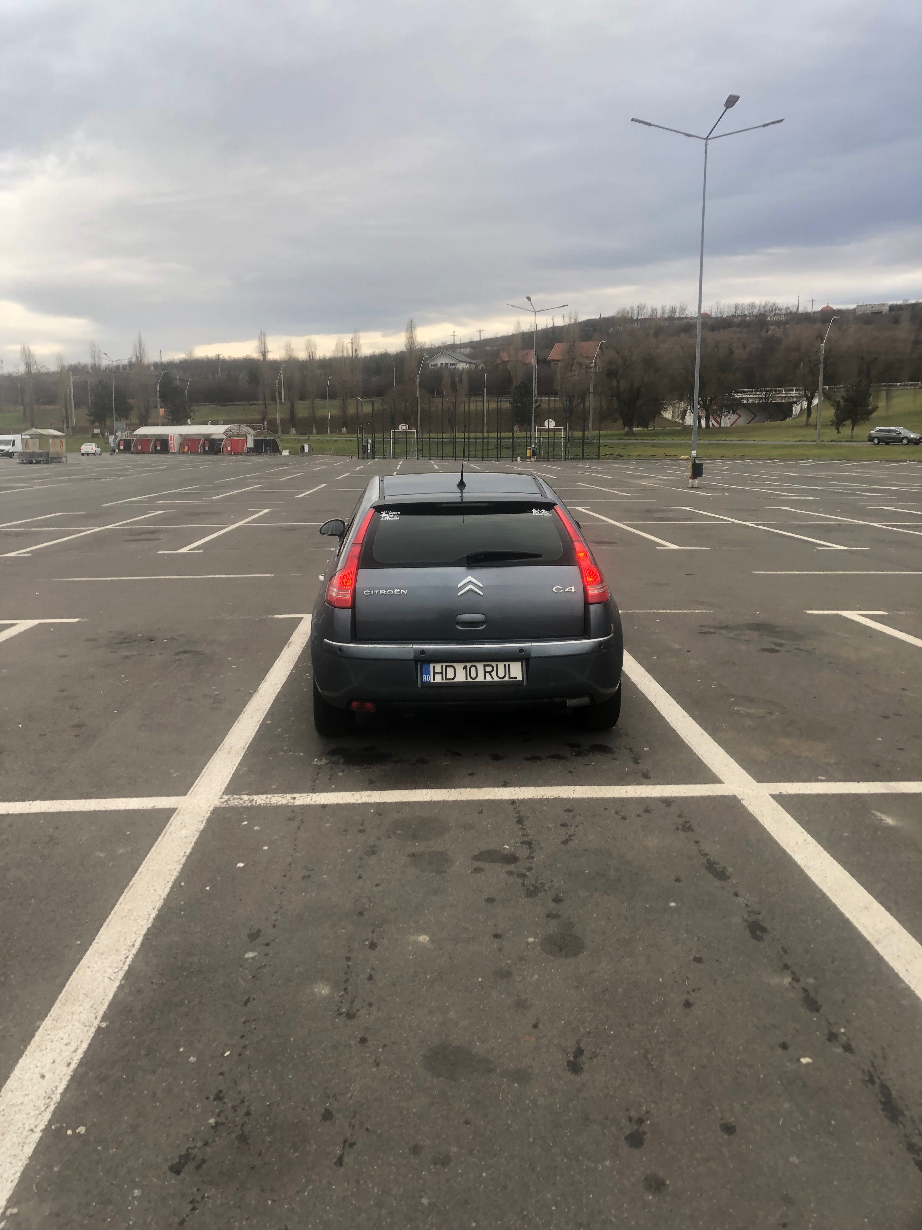 Vând Citroen C4 1.6