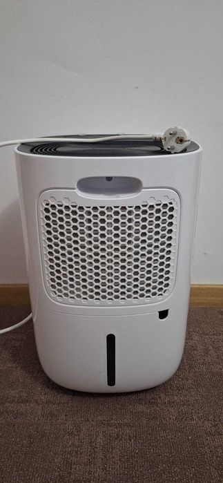 Dezumidificator Star-Light DHD-1218W, 12L/24h, 100m³/ora Alb