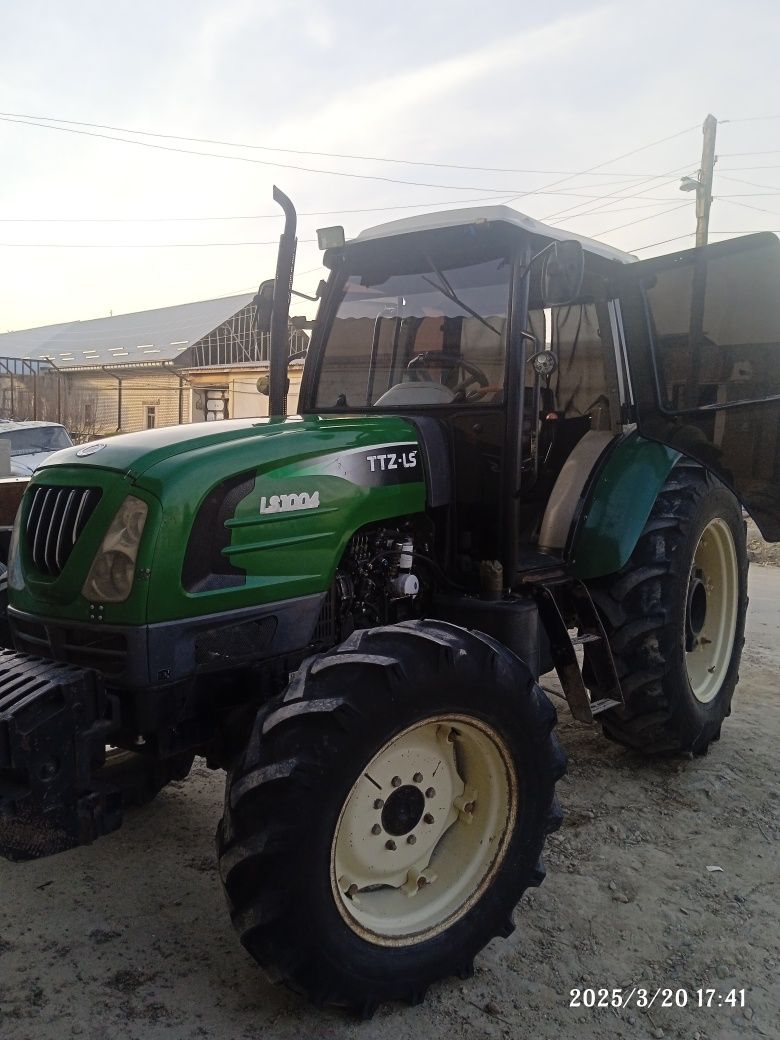 Traktor TTZ-LS 1004