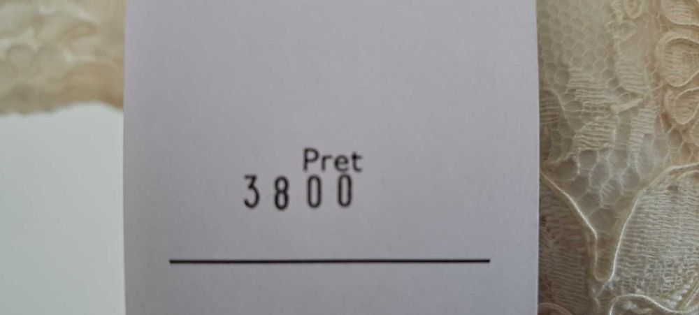 rochie miroasă nouă, detalii in descriere