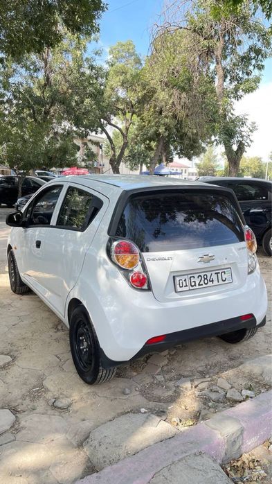 Продается SPARK 2010 года