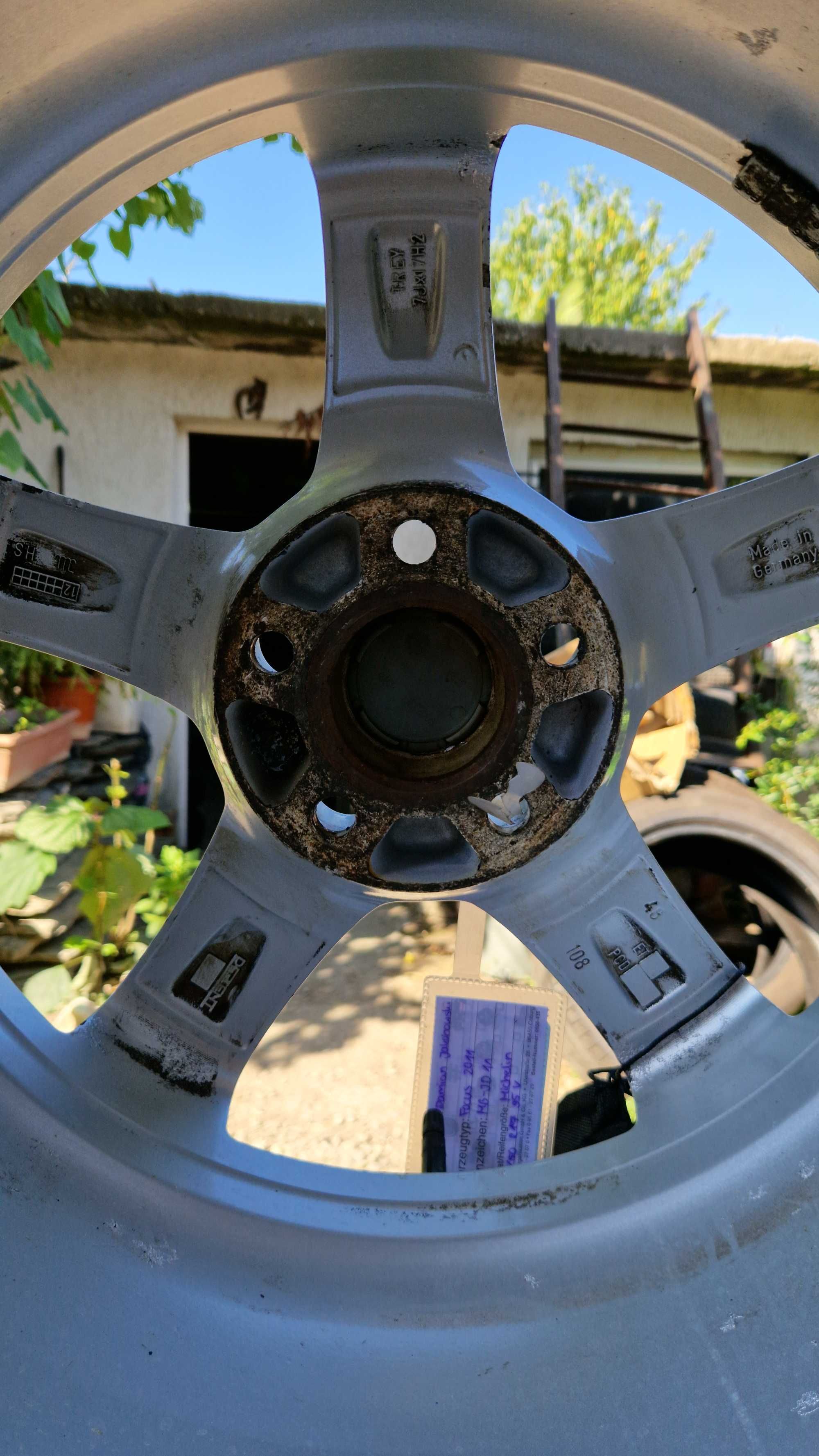 Форд джанти DEZEND със зимни гуми  215/50/17 ET48 7J×17 5×108 цо 63>70